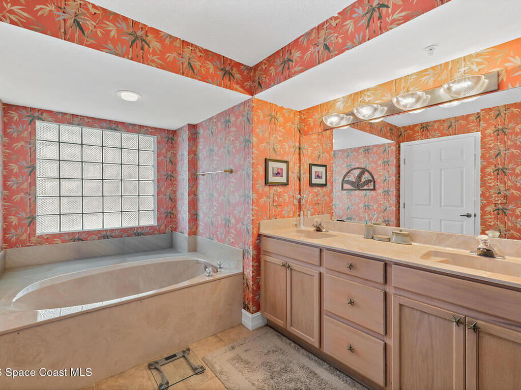 8472 Ridgewood Avenue, Cape Canaveral, FL 32920