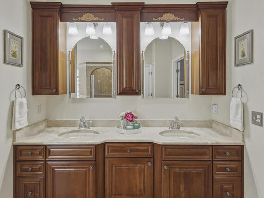 427 Heathrow Circle, Rockledge, FL 32955