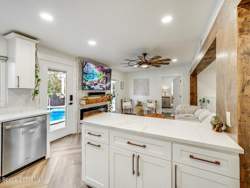 4160 Hidden Lakes Drive, Mims, FL 32754