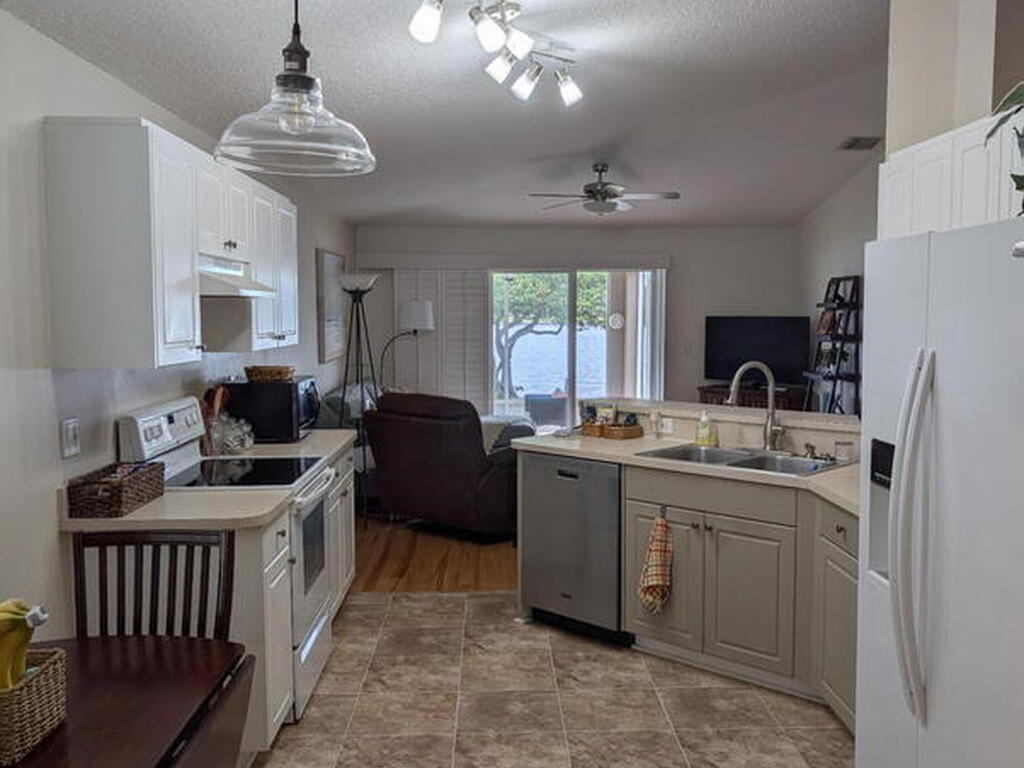 2336 Deercroft Drive, Melbourne, FL 32940