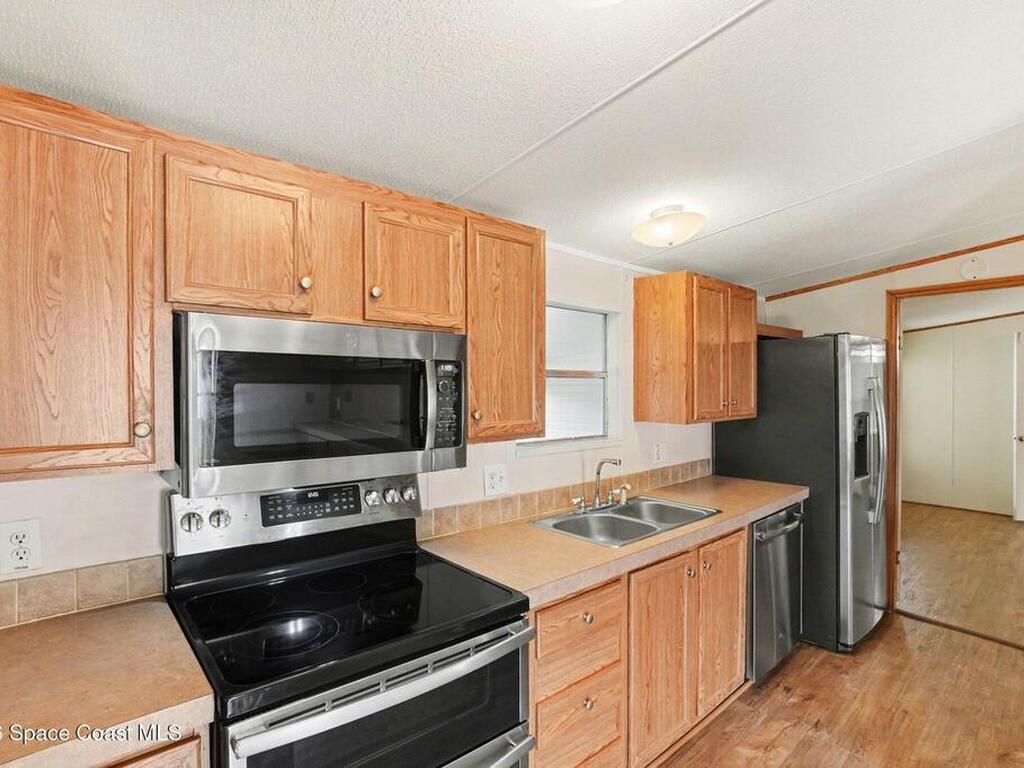 686 Sunrise Court, Palm Bay, FL 32907