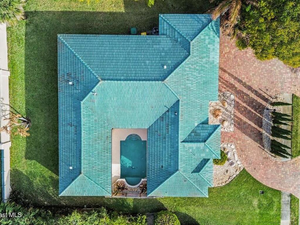 1690 Canterbury Drive, Indialantic, FL 32903