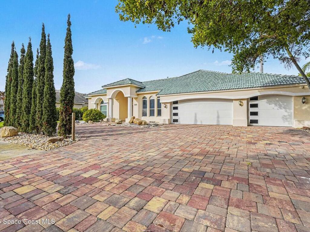 1690 Canterbury Drive, Indialantic, FL 32903
