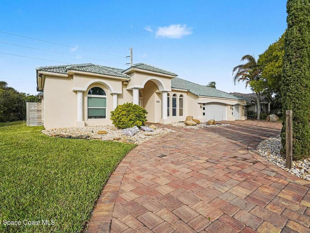 1690 Canterbury Drive, Indialantic, FL 32903