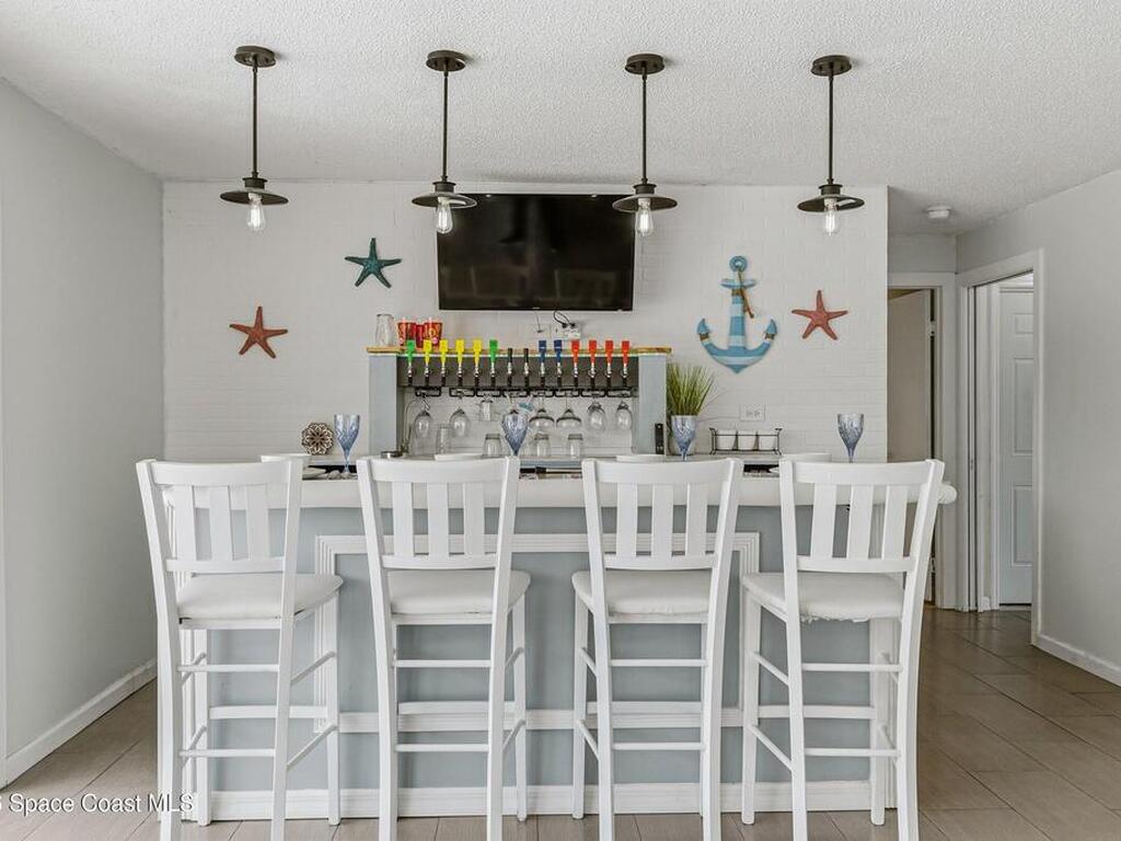 725 Puesta Del Sol Plaza, Indialantic, FL 32903