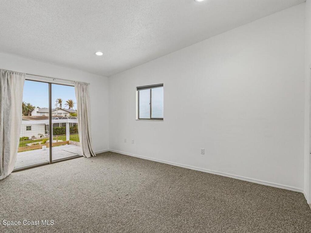 725 Puesta Del Sol Plaza, Indialantic, FL 32903