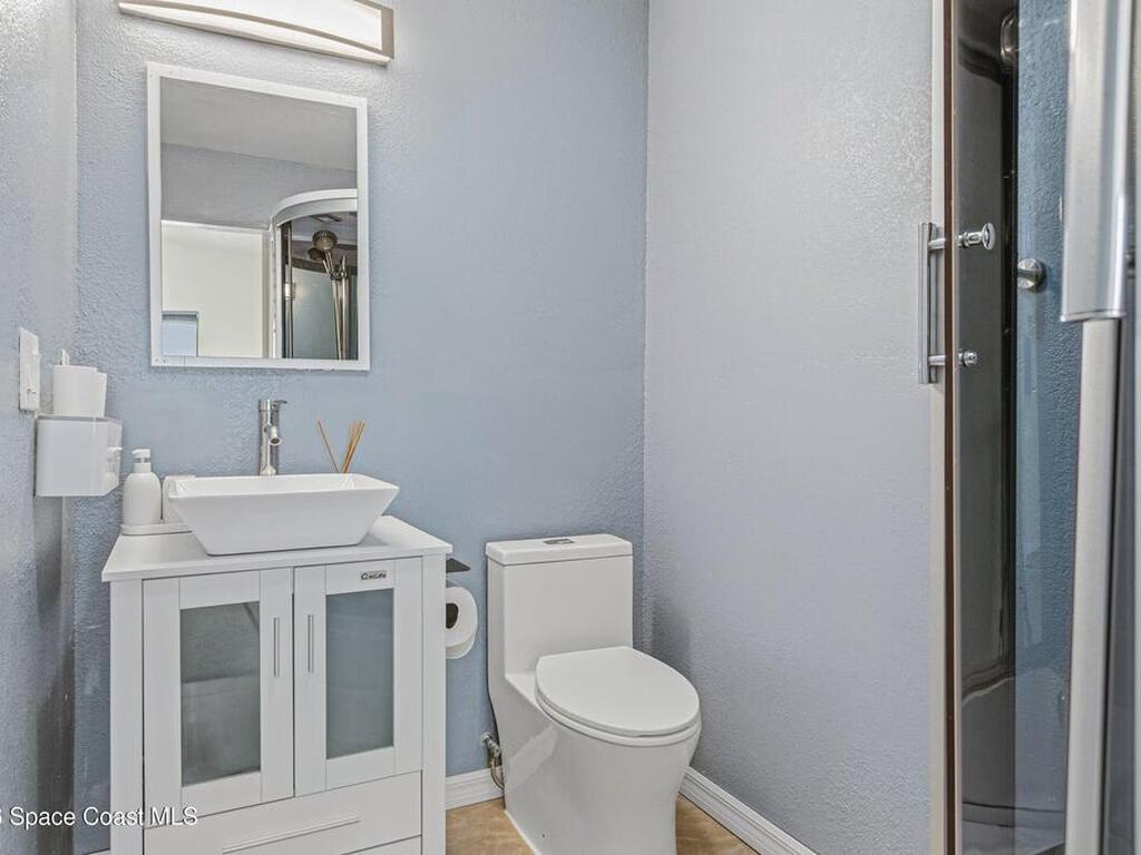 725 Puesta Del Sol Plaza, Indialantic, FL 32903