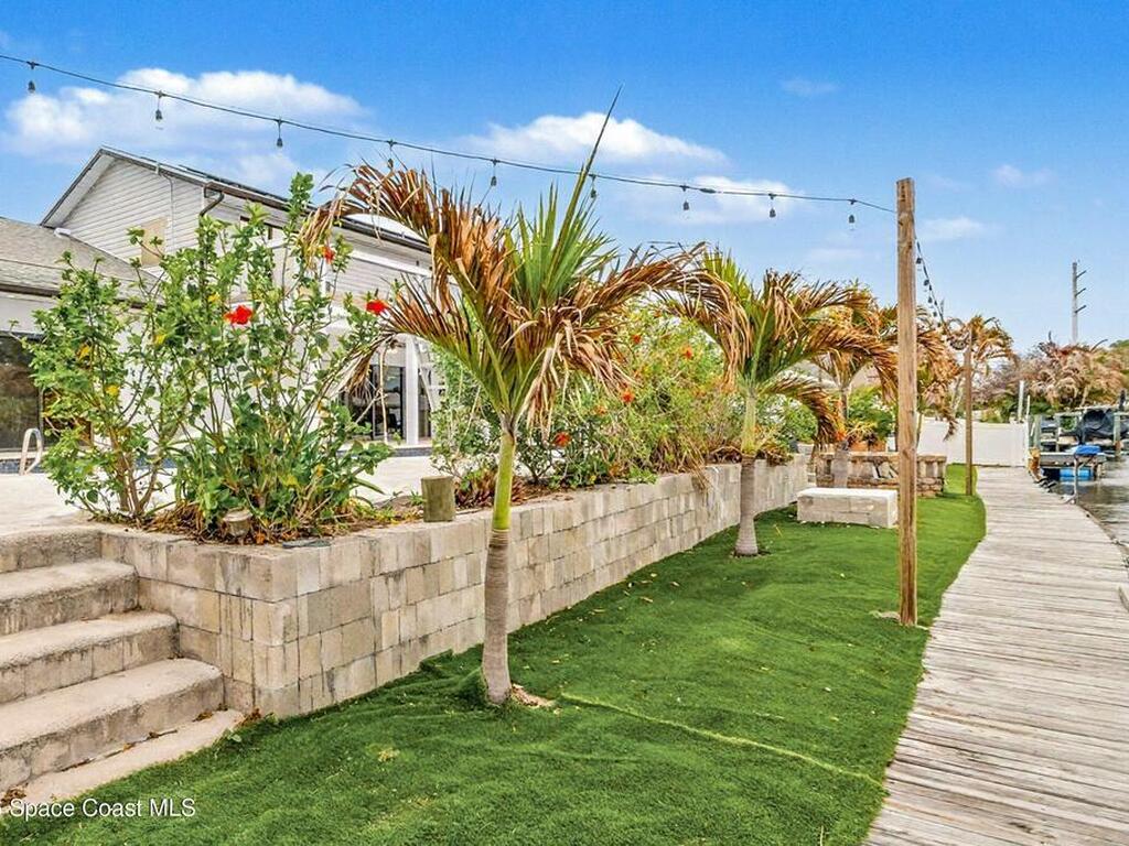 725 Puesta Del Sol Plaza, Indialantic, FL 32903