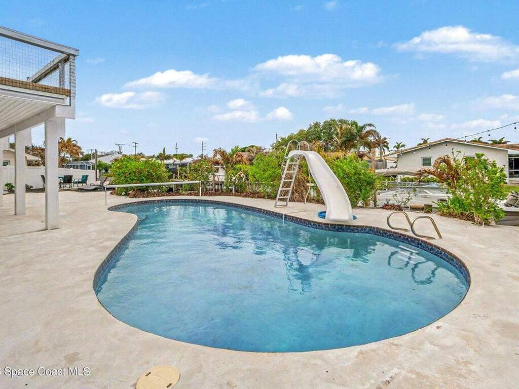 725 Puesta Del Sol Plaza, Indialantic, FL 32903