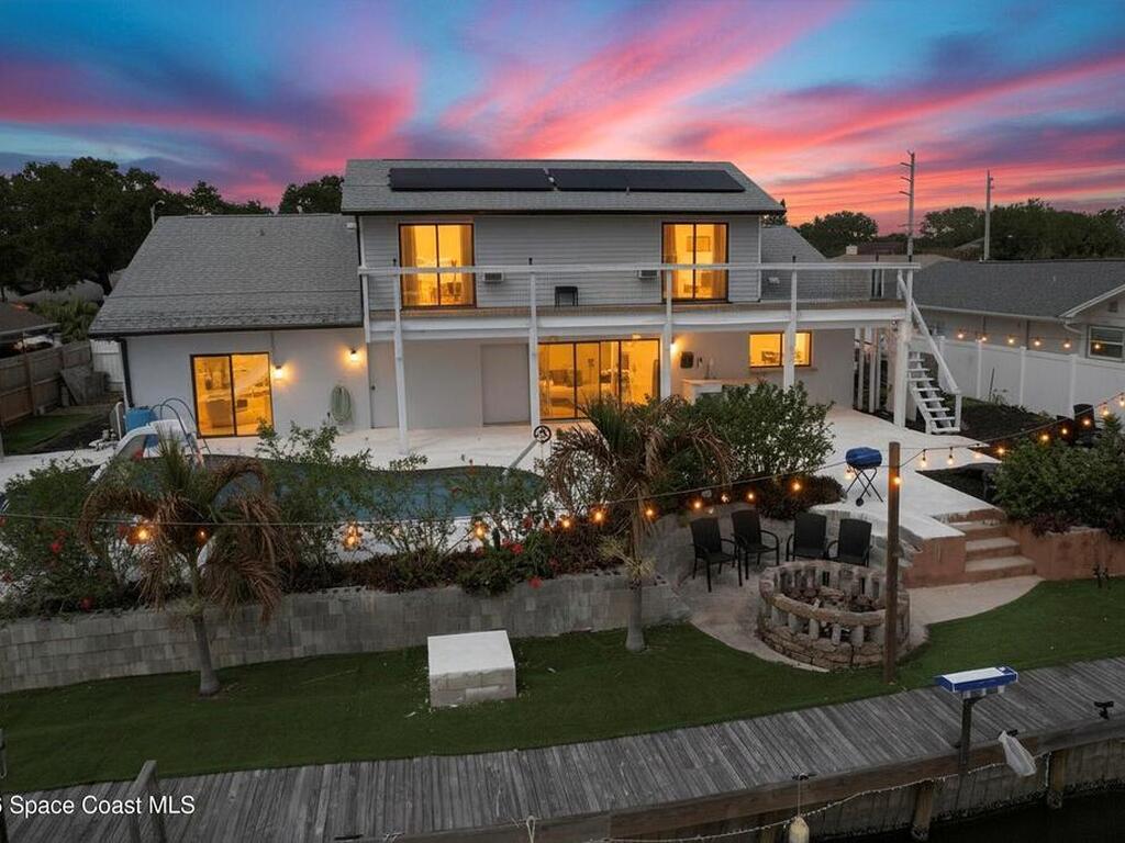 725 Puesta Del Sol Plaza, Indialantic, FL 32903