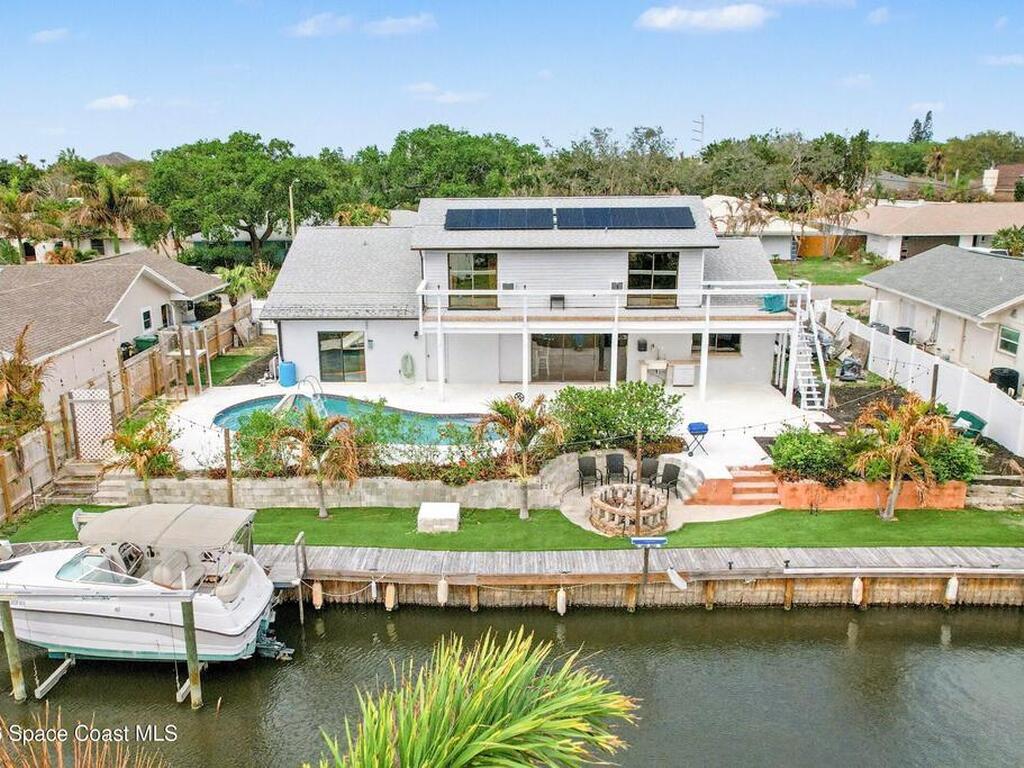 725 Puesta Del Sol Plaza, Indialantic, FL 32903