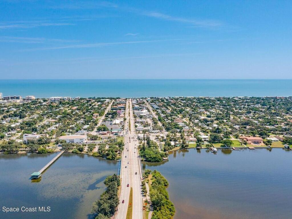 725 Puesta Del Sol Plaza, Indialantic, FL 32903