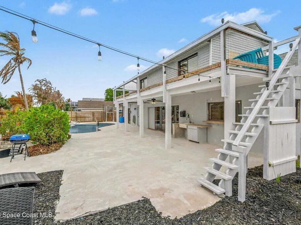 725 Puesta Del Sol Plaza, Indialantic, FL 32903