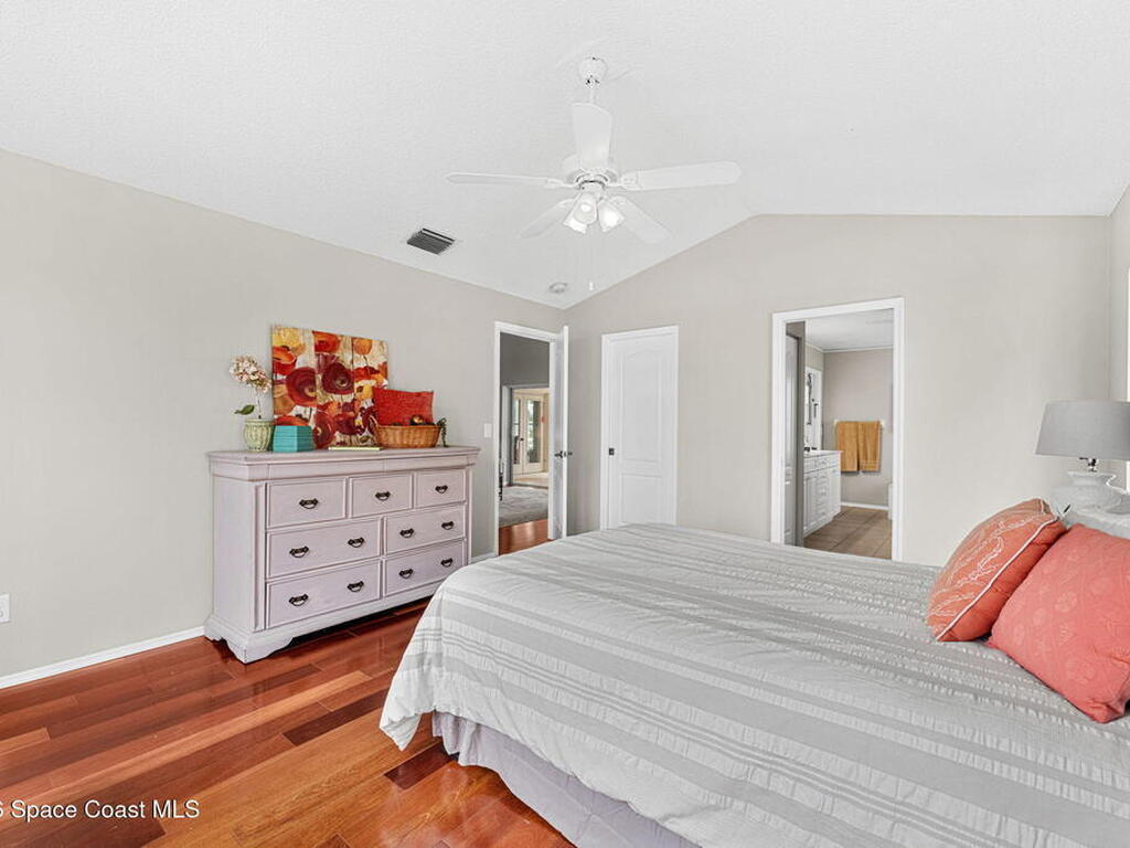 657 Sheridan Woods Drive, Melbourne, FL 32904