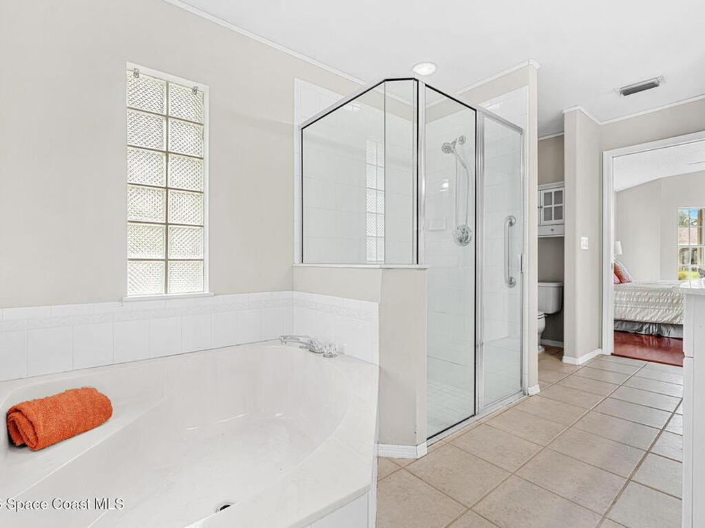 657 Sheridan Woods Drive, Melbourne, FL 32904