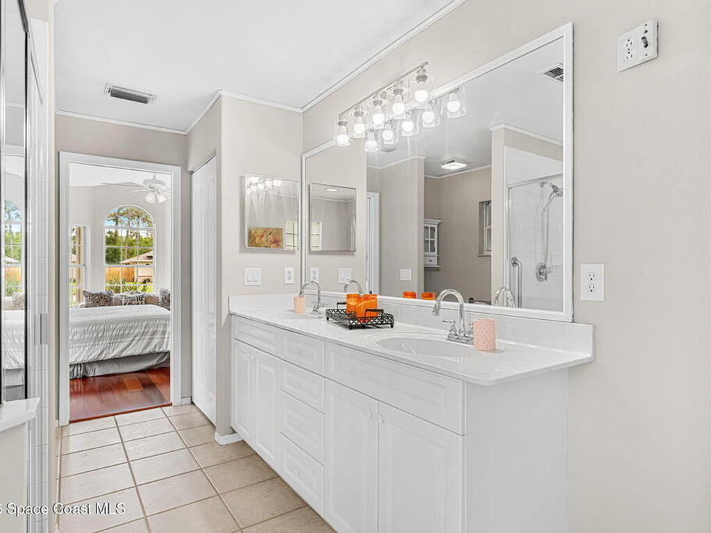 657 Sheridan Woods Drive, Melbourne, FL 32904