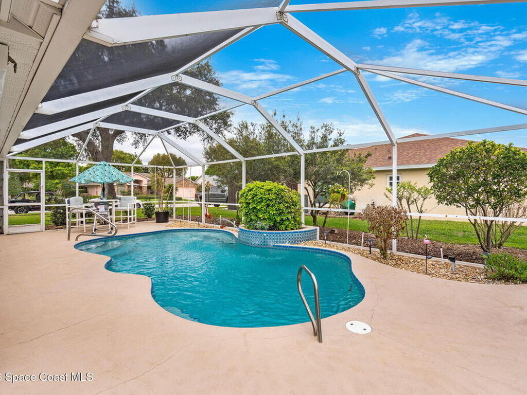 657 Sheridan Woods Drive, Melbourne, FL 32904
