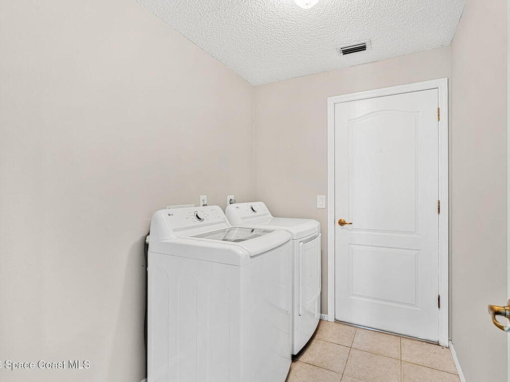 657 Sheridan Woods Drive, Melbourne, FL 32904