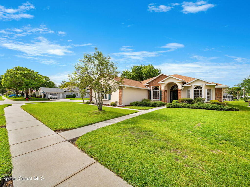 657 Sheridan Woods Drive, Melbourne, FL 32904