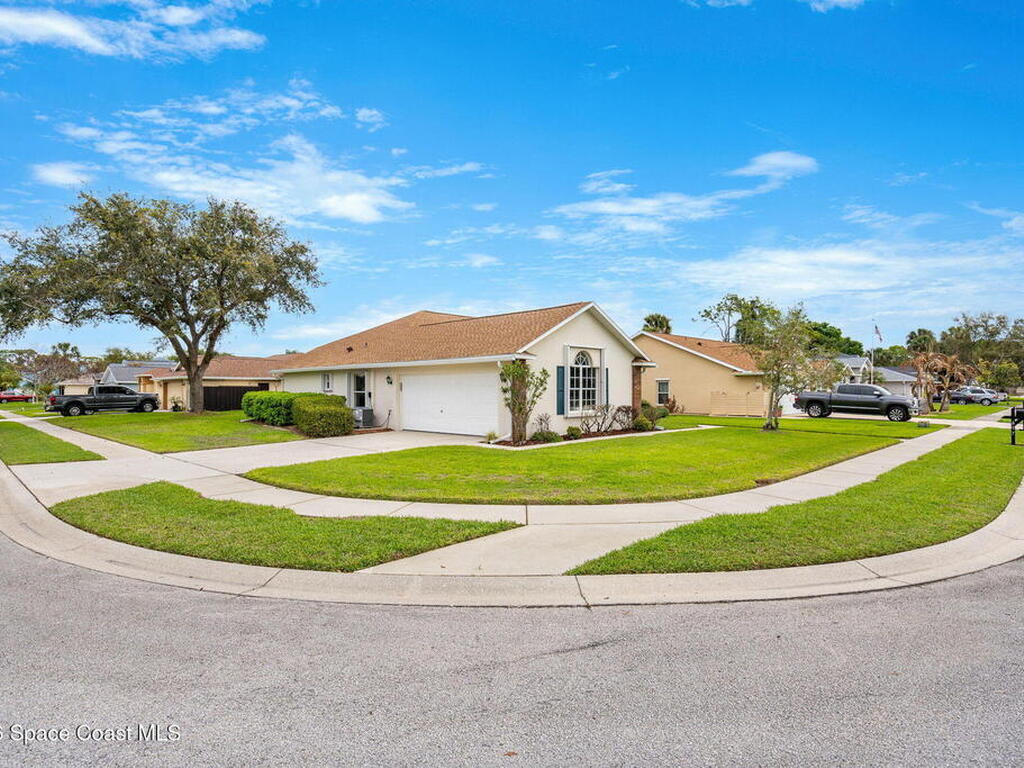 657 Sheridan Woods Drive, Melbourne, FL 32904