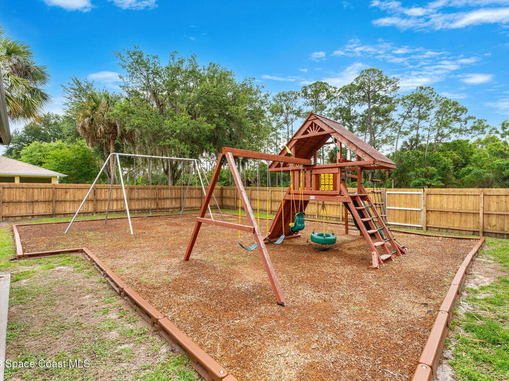 657 Sheridan Woods Drive, Melbourne, FL 32904