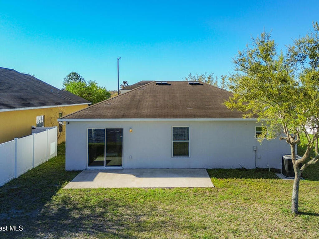 5441 Silver Thistle Lane, St. Cloud, FL 34772