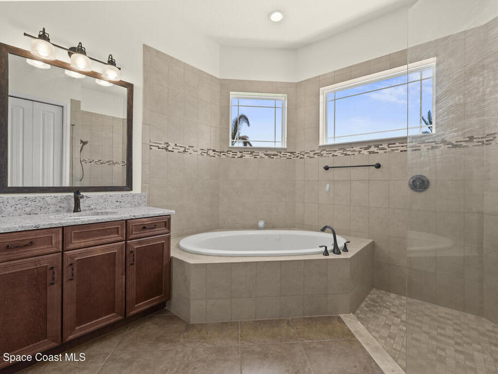 942 Casa Dolce Casa Circle, Rockledge, FL 32955
