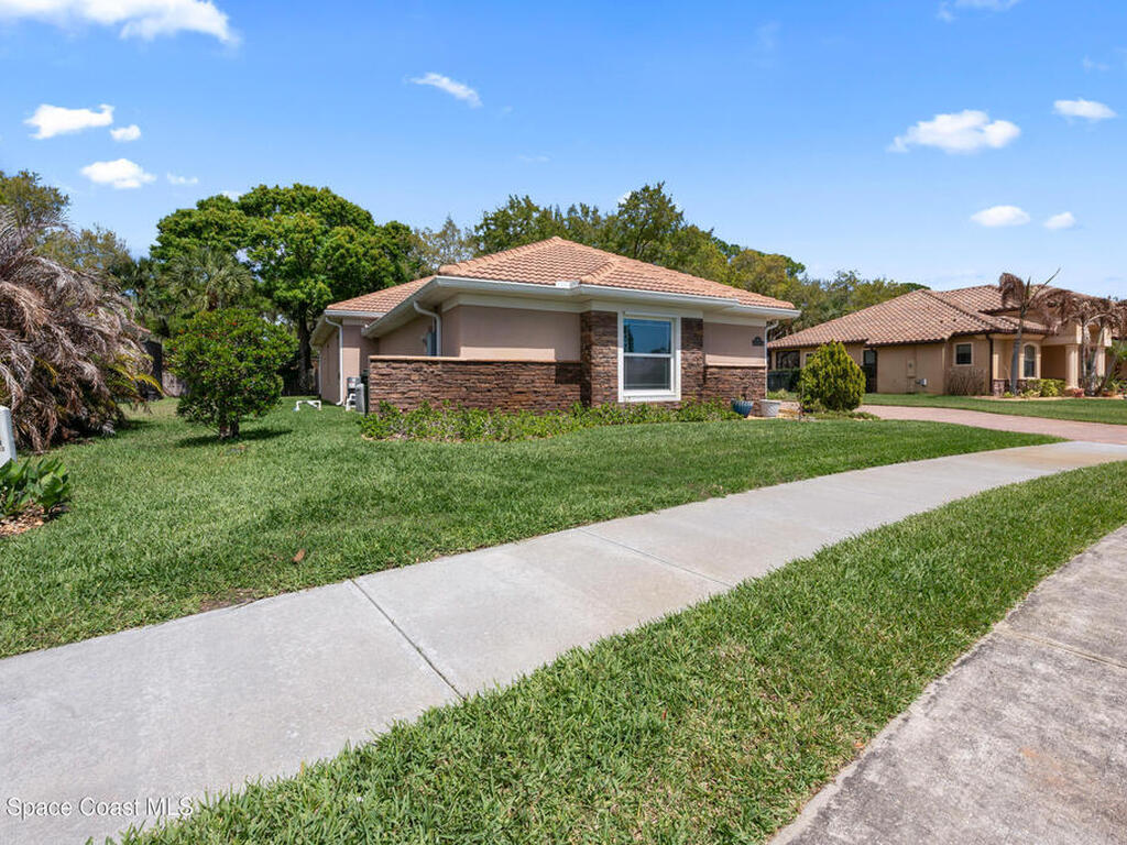 942 Casa Dolce Casa Circle, Rockledge, FL 32955