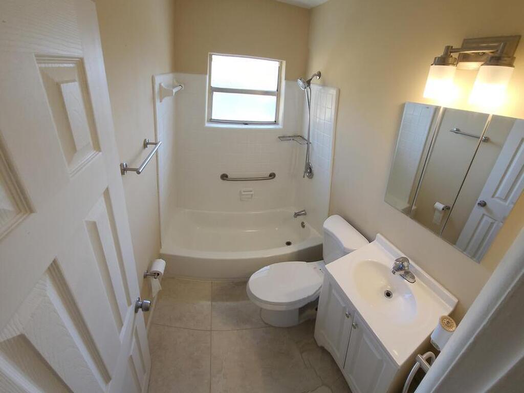 515 Palm Avenue, Merritt Island, FL 32952