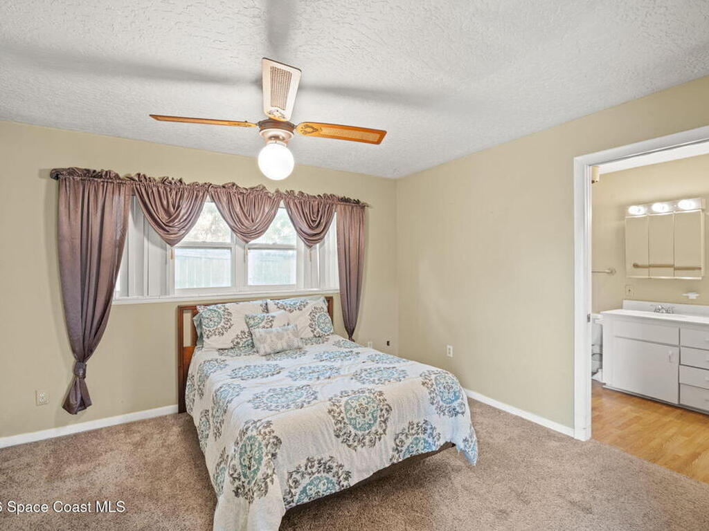 185 Moore Avenue, Merritt Island, FL 32952