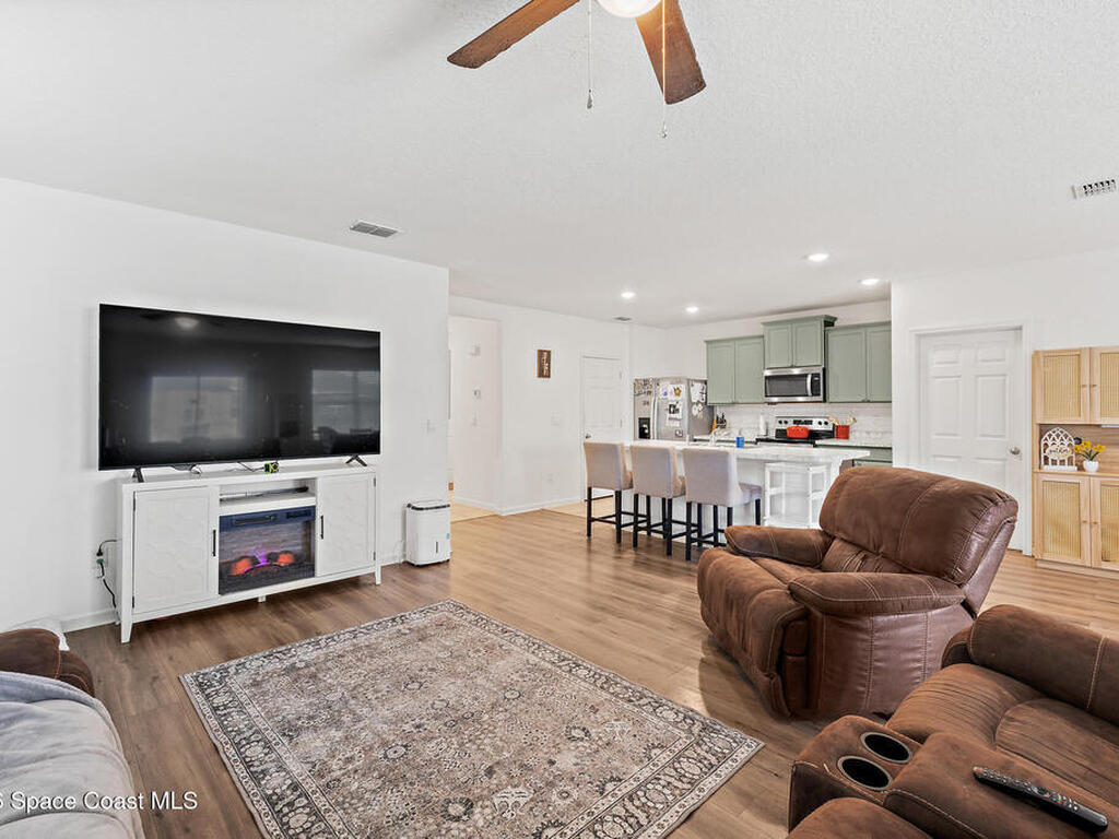 3634 Sandhill Crane Circle, Mims, FL 32754