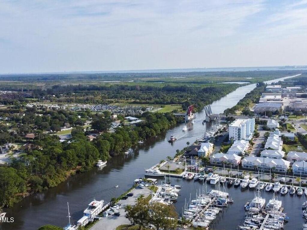 2709 Cutlass Point Lane, Merritt Island, FL 32953