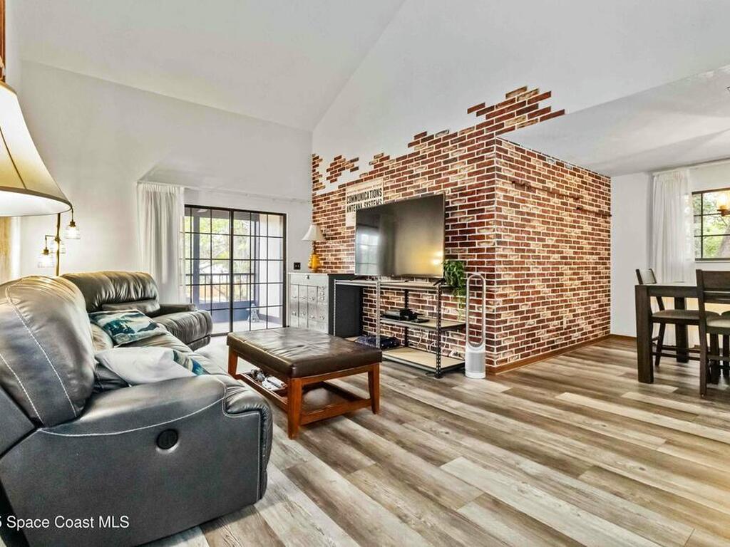 873 Greenwood Manor Circle, West Melbourne, FL 32904