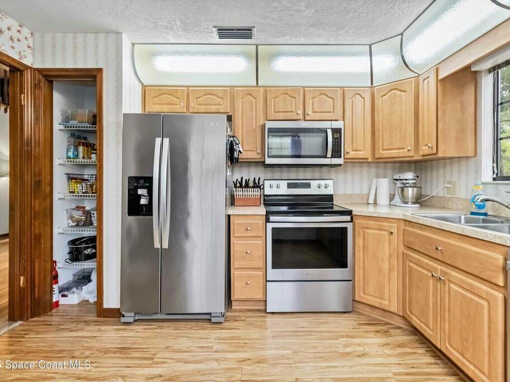 873 Greenwood Manor Circle, West Melbourne, FL 32904