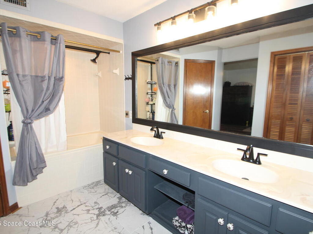 873 Greenwood Manor Circle, West Melbourne, FL 32904