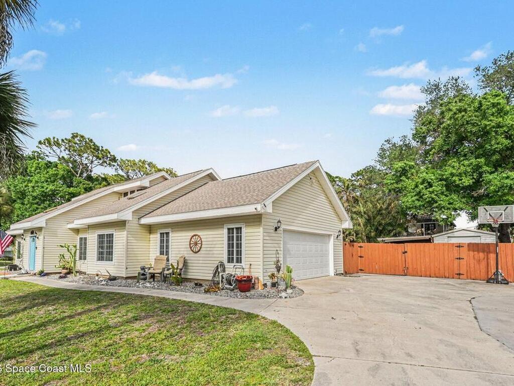 757 Penguin Avenue, Palm Bay, FL 32907