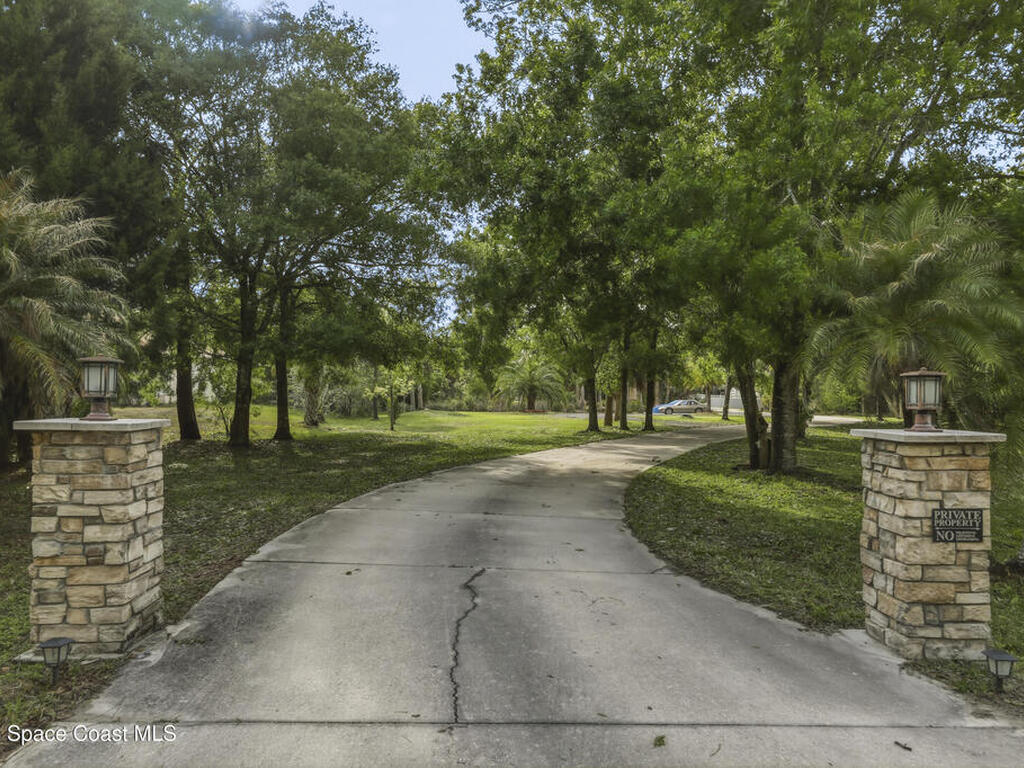 2300 Duncil Lane, Malabar, FL 32950