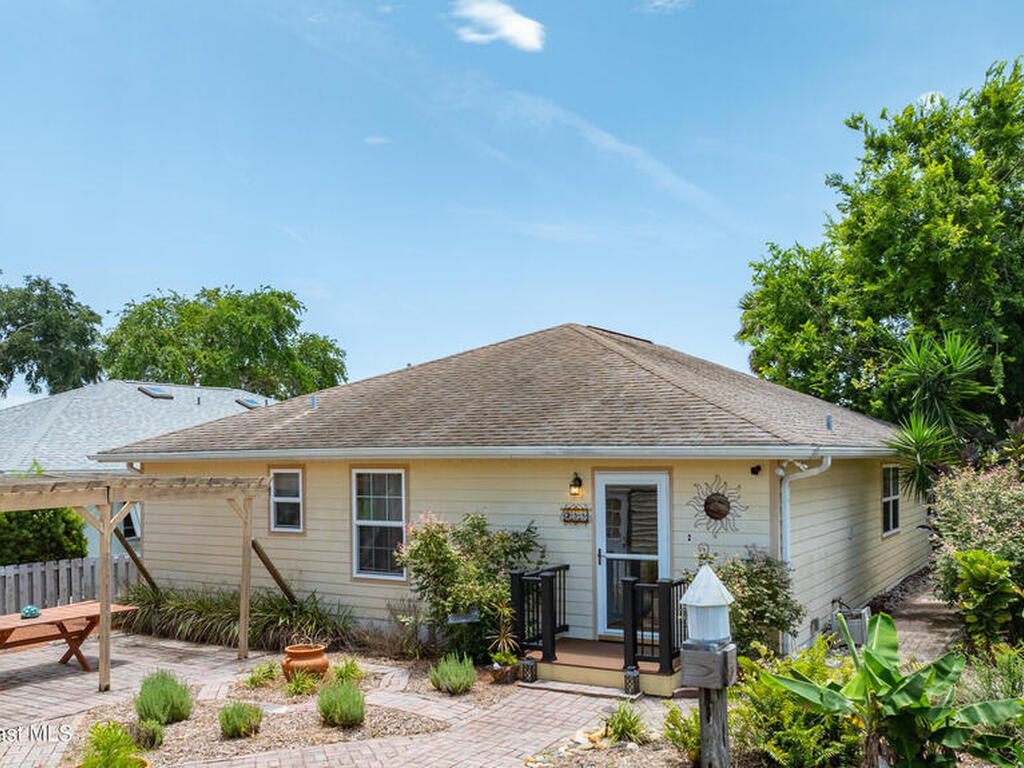 235 Randle Avenue, Oak Hill, FL 32759