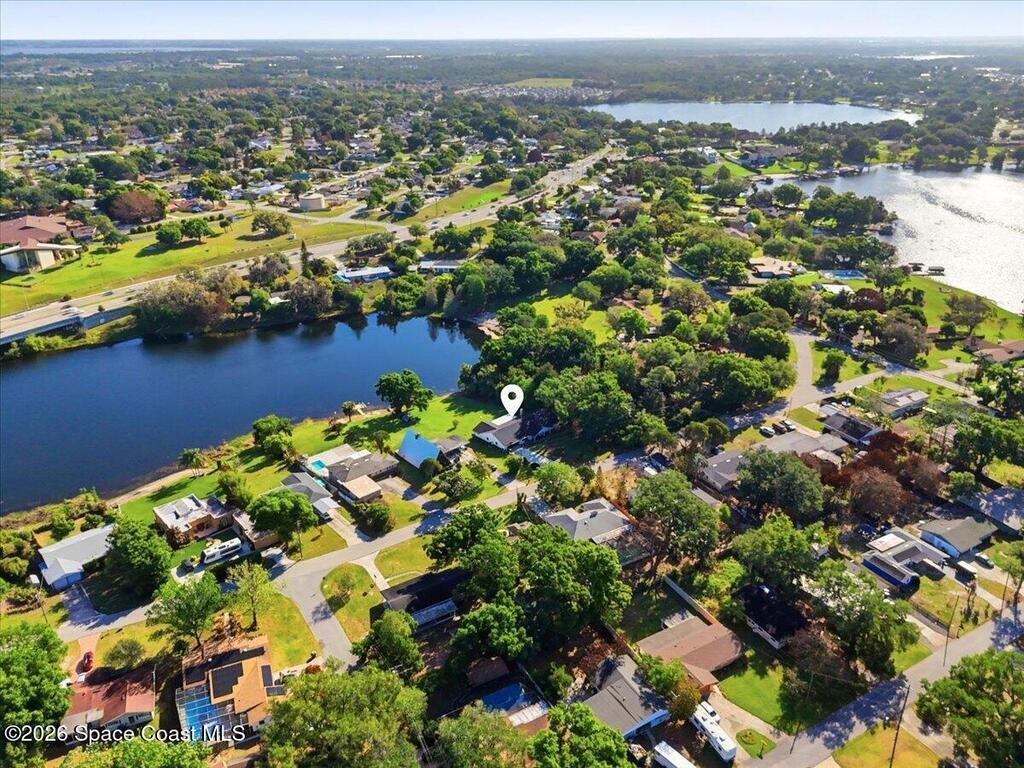 236 W Lake Ina Drive, Winter Haven, FL 33881