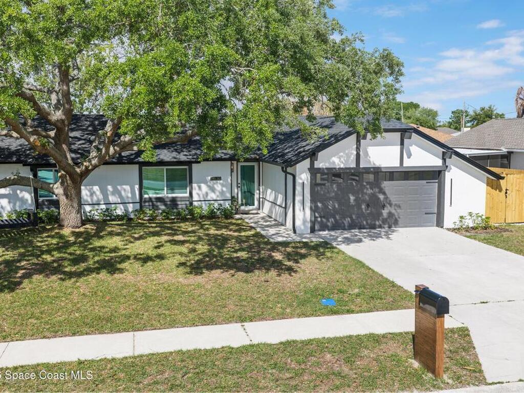 2630 Raintree Lake Circle, Merritt Island, FL 32953