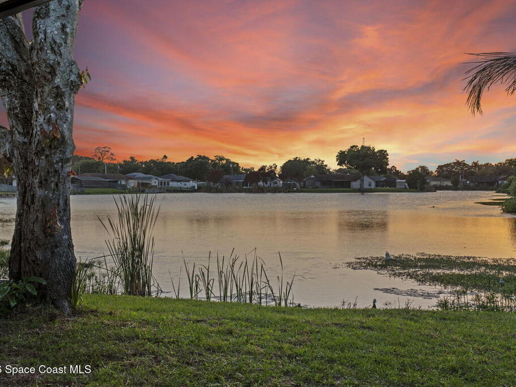 2630 Raintree Lake Circle, Merritt Island, FL 32953
