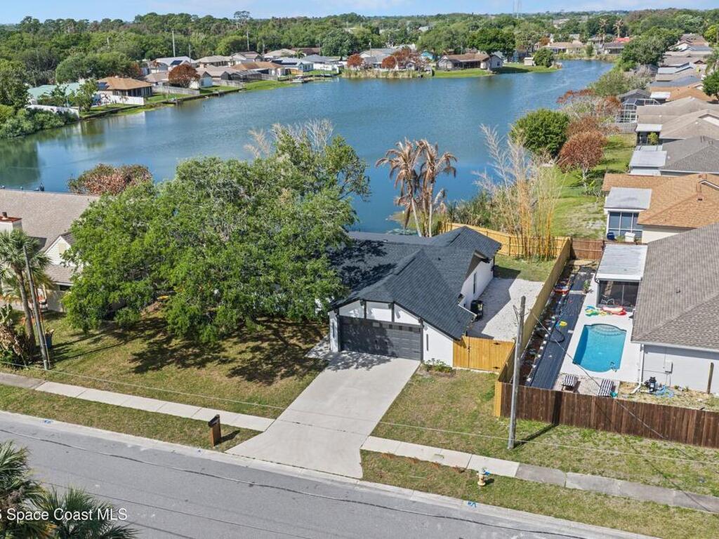 2630 Raintree Lake Circle, Merritt Island, FL 32953