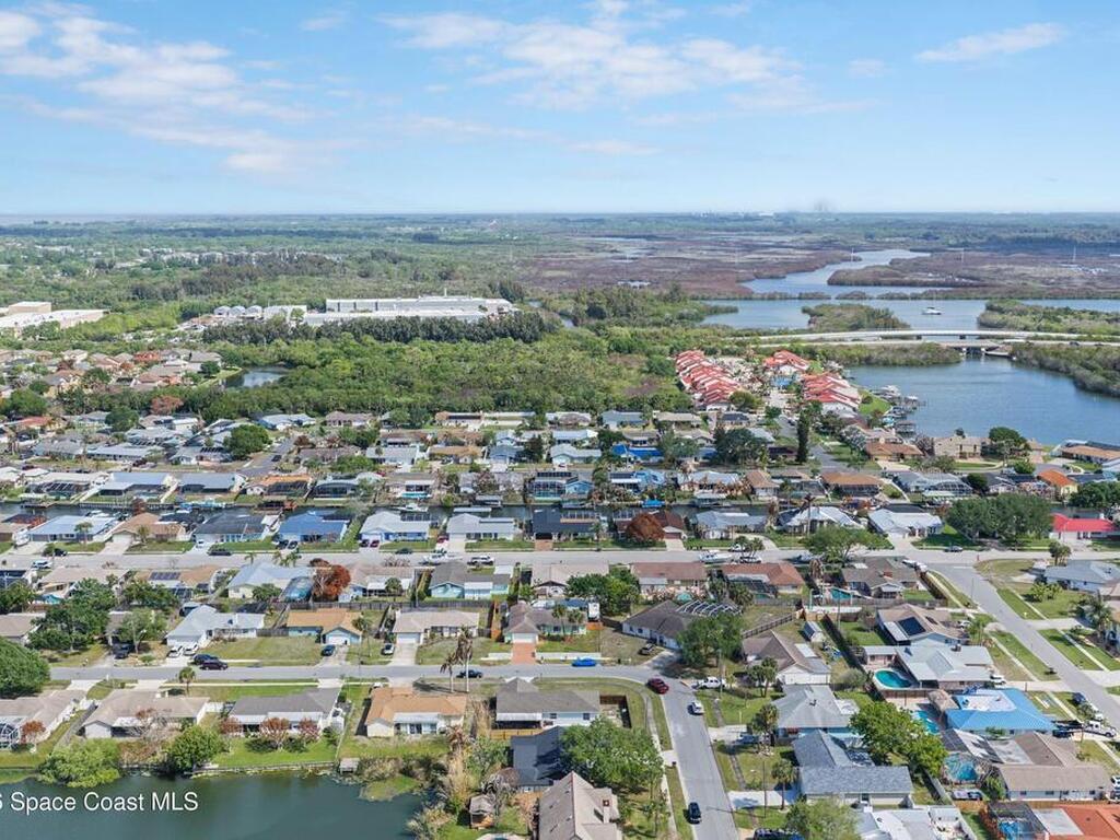 2630 Raintree Lake Circle, Merritt Island, FL 32953