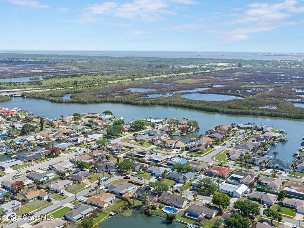 2630 Raintree Lake Circle, Merritt Island, FL 32953