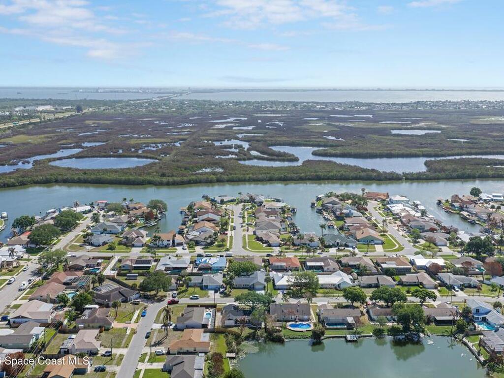 2630 Raintree Lake Circle, Merritt Island, FL 32953