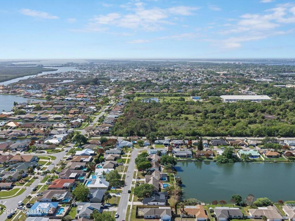 2630 Raintree Lake Circle, Merritt Island, FL 32953