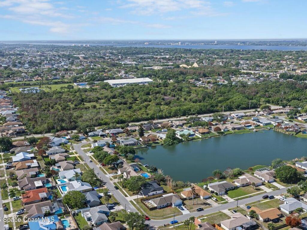 2630 Raintree Lake Circle, Merritt Island, FL 32953