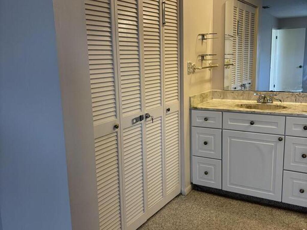1725 E Riviera Drive, Merritt Island, FL 32952