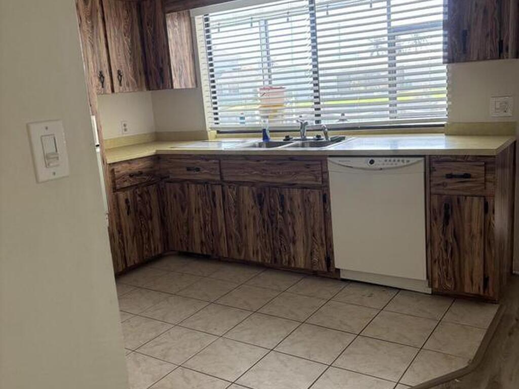 1725 E Riviera Drive, Merritt Island, FL 32952