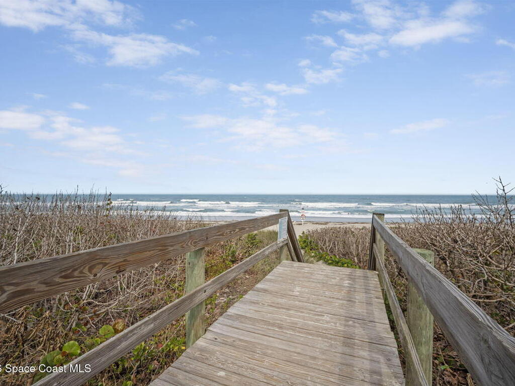 650 Island Club Court, Indialantic, FL 32903
